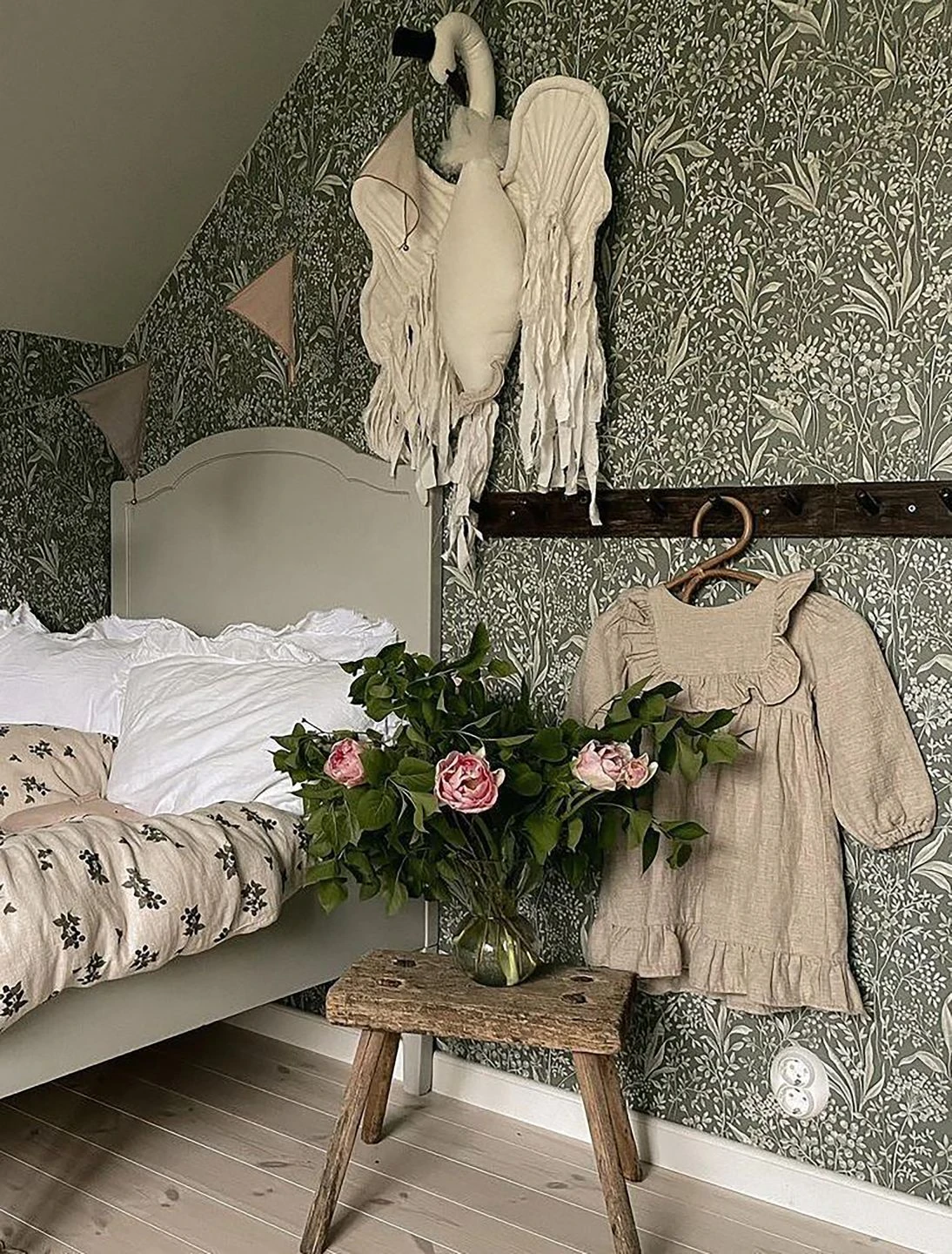 Tapete Pilar Graugrün 8 Tapete Pilar Graugrün – Bild 8