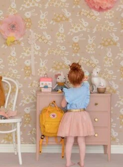 Tapete Rabbit Party Beige -Tapetengeschäft Rabbit Party C 389392 2880x1440