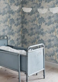 Tapete Raphael Trees Hellblau -Tapetengeschäft Raphael Trees A 875142 2880x1440