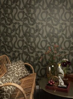 Tapete Snake Peek Moosgrau -Tapetengeschäft Snake Peek C 341112 2880x1440