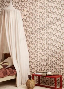 Ferm LIVING Tapete Strawberry Field Rot 5 Ferm LIVING Tapete Strawberry Field Rot -Tapetengeschäft Strawberry Field B 420302 2880x1440