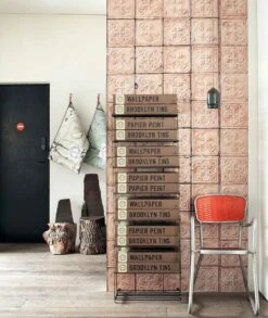 Tapete Brooklyn Tins 06 Rosenholz -Tapetengeschäft brooklyn tins06 270126 c 2880x1440